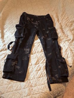 Black cargo pants (heavy duty)✨