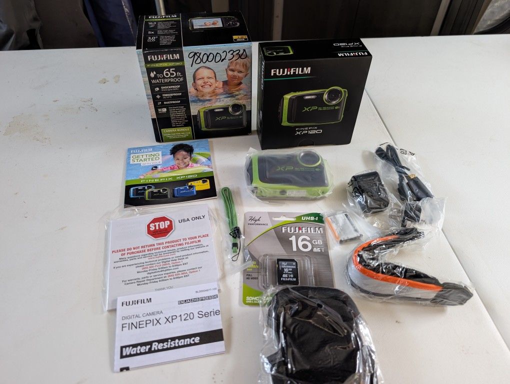 Fujifilm FinePix XP120 Waterproof Digital Underwater Camera ((BRAND NEW NEVER USED))
