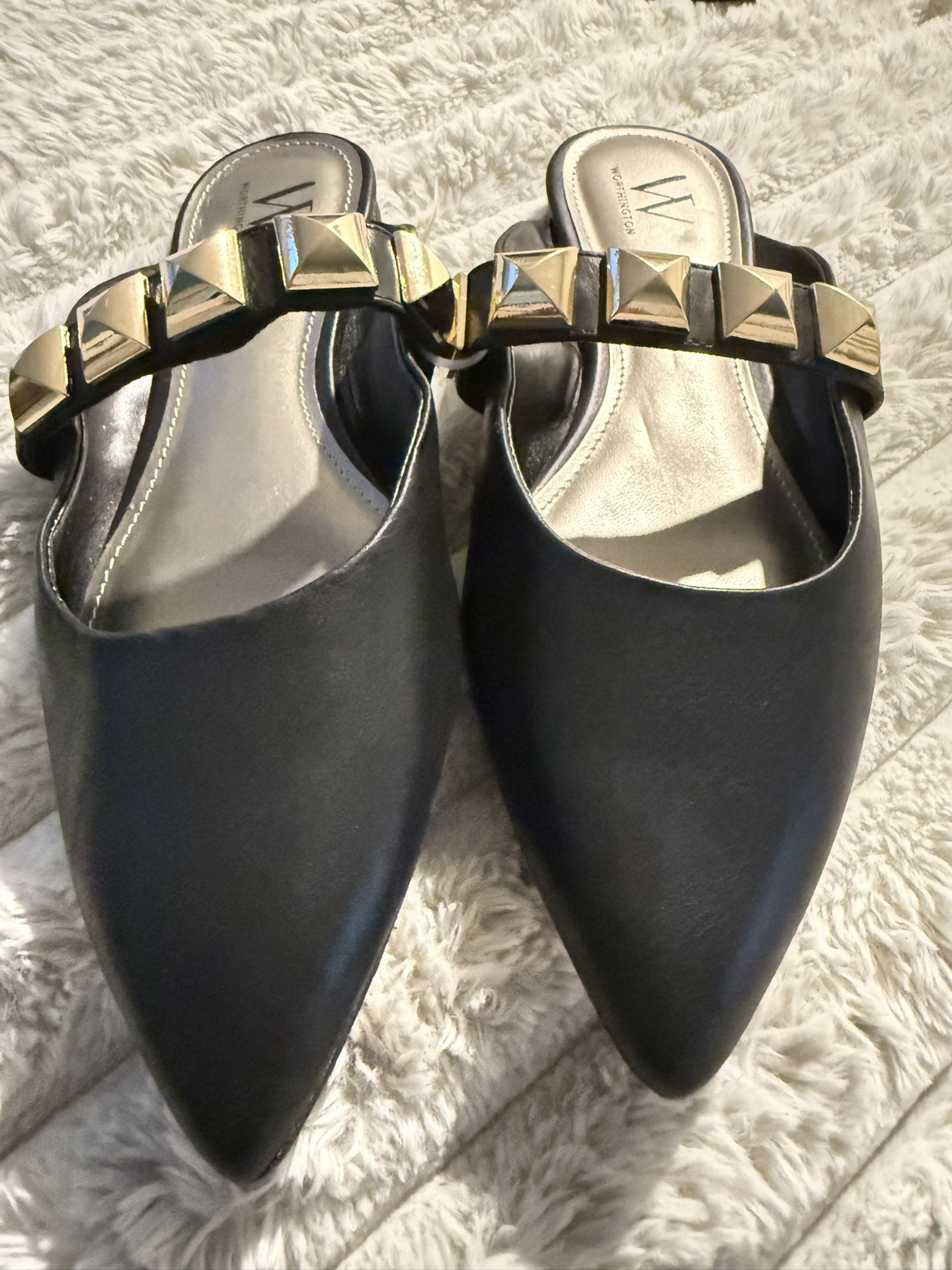 Worthington Black Flats with Gold Accents Women’s Size 9M
