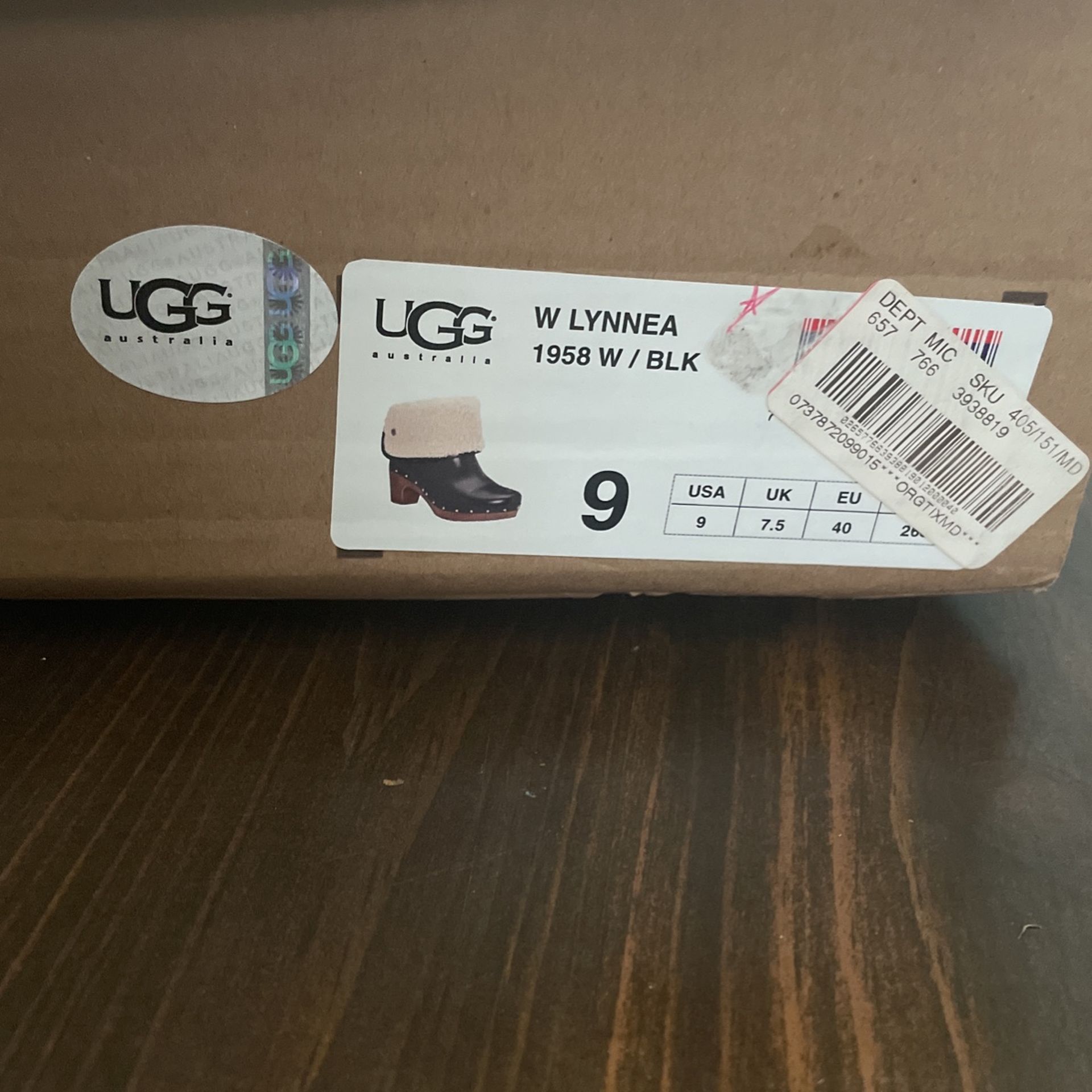 UGG Women's Lynnea Shearling Ankle Clog Boots (Sheepskin Lining, 4 Colors)