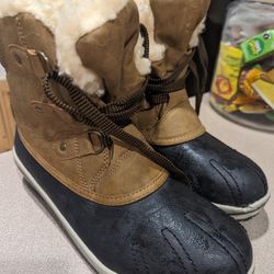 Bear Paw Snow Boots Good Condition, Like New