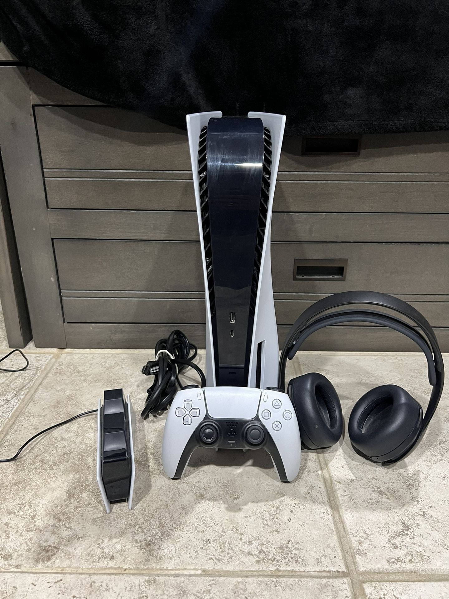 PS5 Disc With Headsets