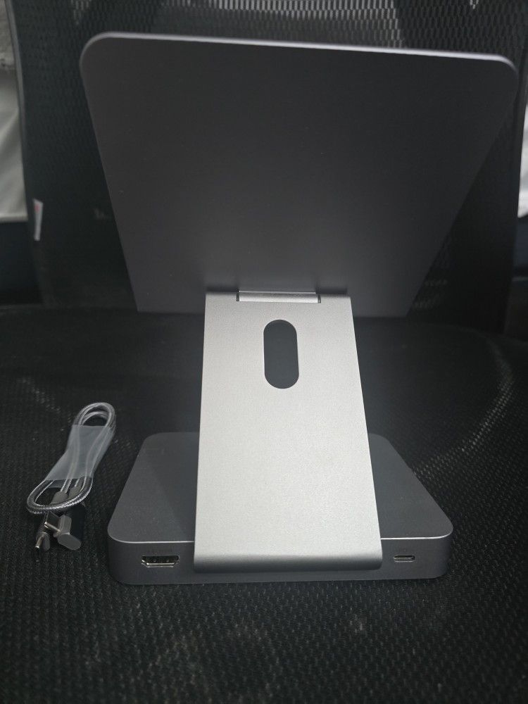 Anker 551 Usb C Hub With Foldable Tablet Stand