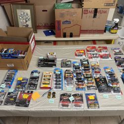 Lots Of Hot Wheels All Cars Are Priced!