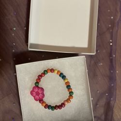 AVAILABLE 👈 New Wooden Kid’s Bracelet In A Gift Box, $5 Each