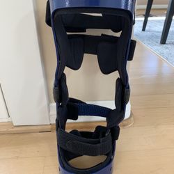 Townsend Thuasne Adjustable Knee Brace