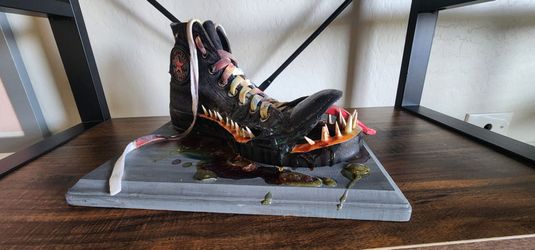 Shoe monster