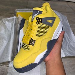 Air Jordan 4 Lightning