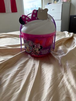Minnie Mouse food bucket