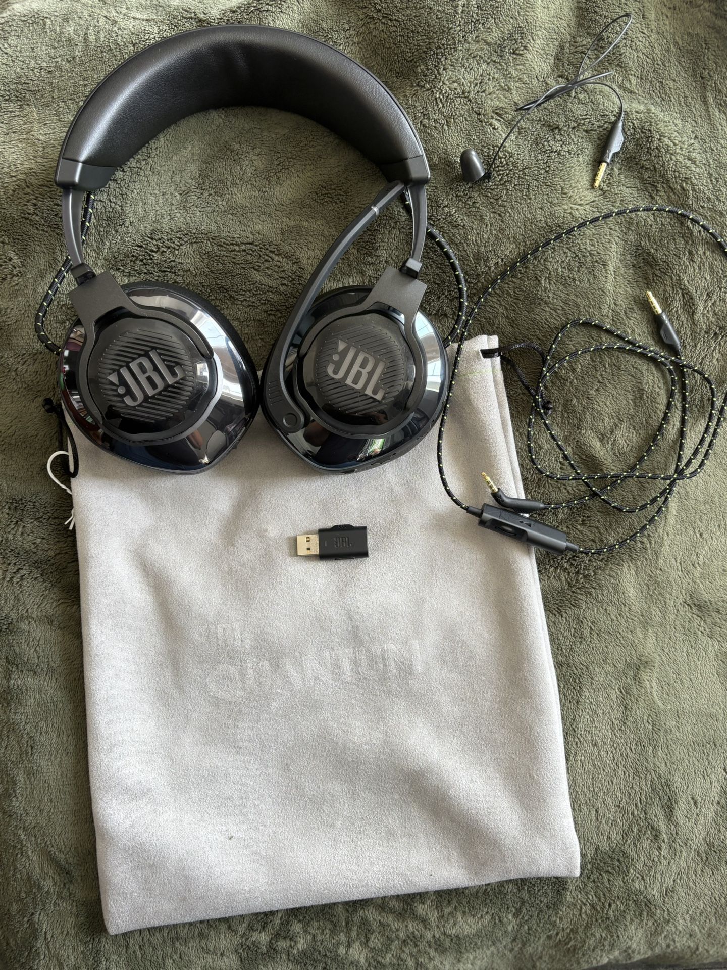 JBL WIRELESS HEADPHONES