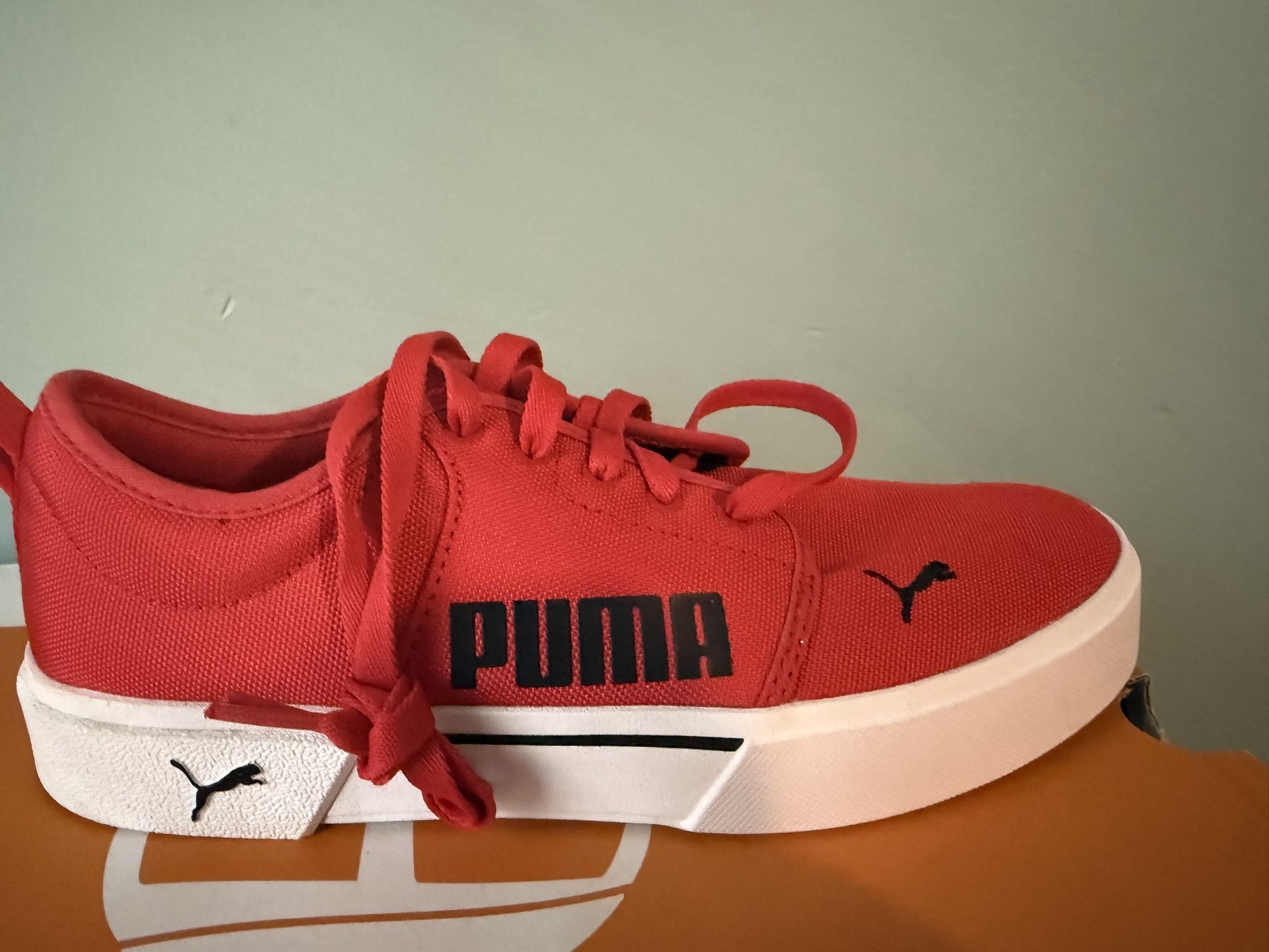 Puma Boys Size 6