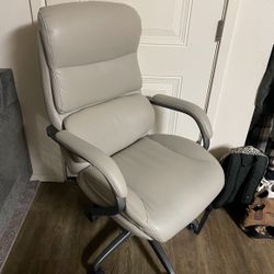 Like New Office Chair 
