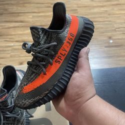 YEEZY 350 DARK BELUGA 