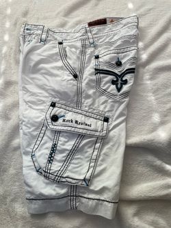 Men’s rock revival cargo shorts says 34 slim cut