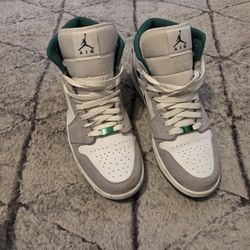 Air Jordan One Grey Pines Green Size 10