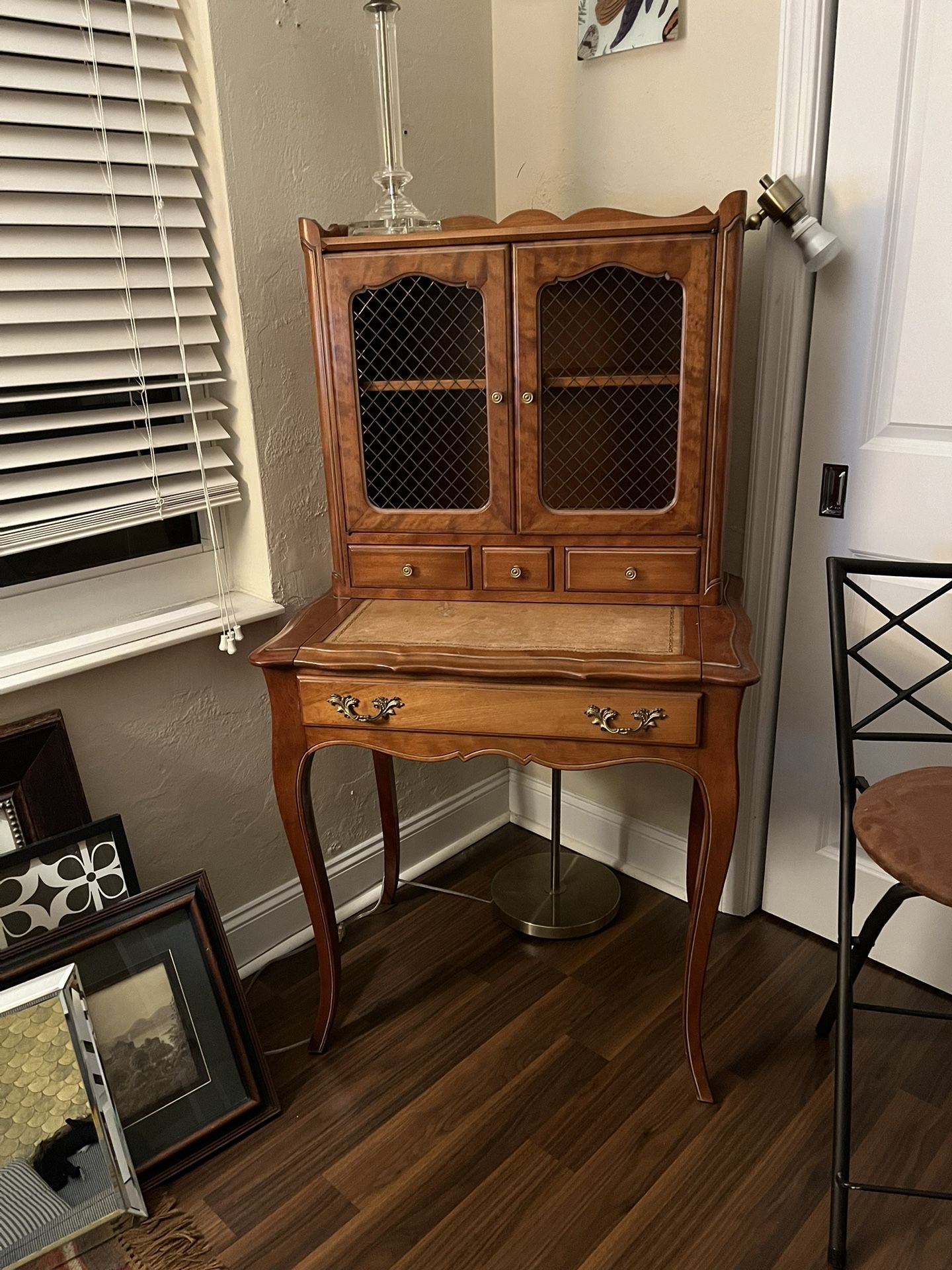 Antique Writing Desk With Hutch
