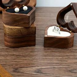ADORABLE HEART WOODEN RING GIFT BOX