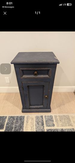 Cute little side end table