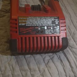 Milwaukee 18 V Rapid Charger