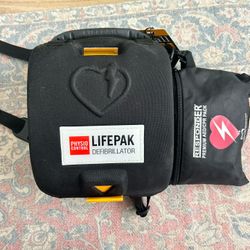 LifePak CR Plus Defibrillator (Open to Offers)
