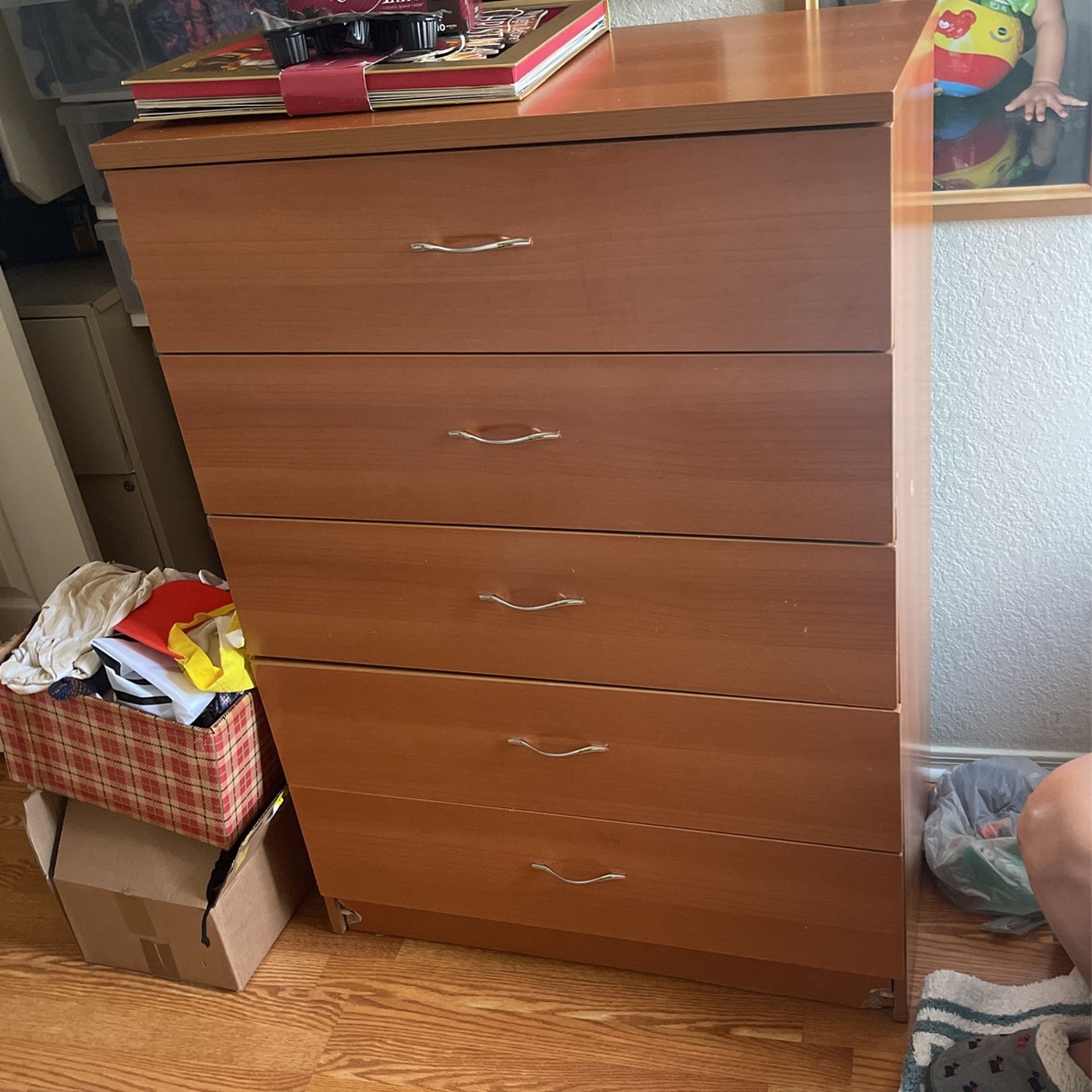 Chest Of Drawers/ Dresser