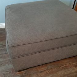 Large Storage Ottoman 