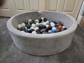 Kids ball-pit and balls