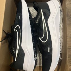 Nike Downshifter Black/White Pure Platinum Men's Running Shoe