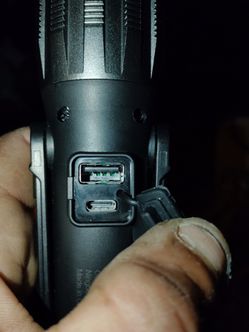 Rechargeable flashlight