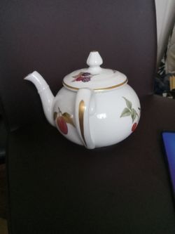 Evesham Teapot
