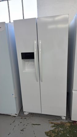 New Frigidaire Side By Side Refrigerator 33” Wide