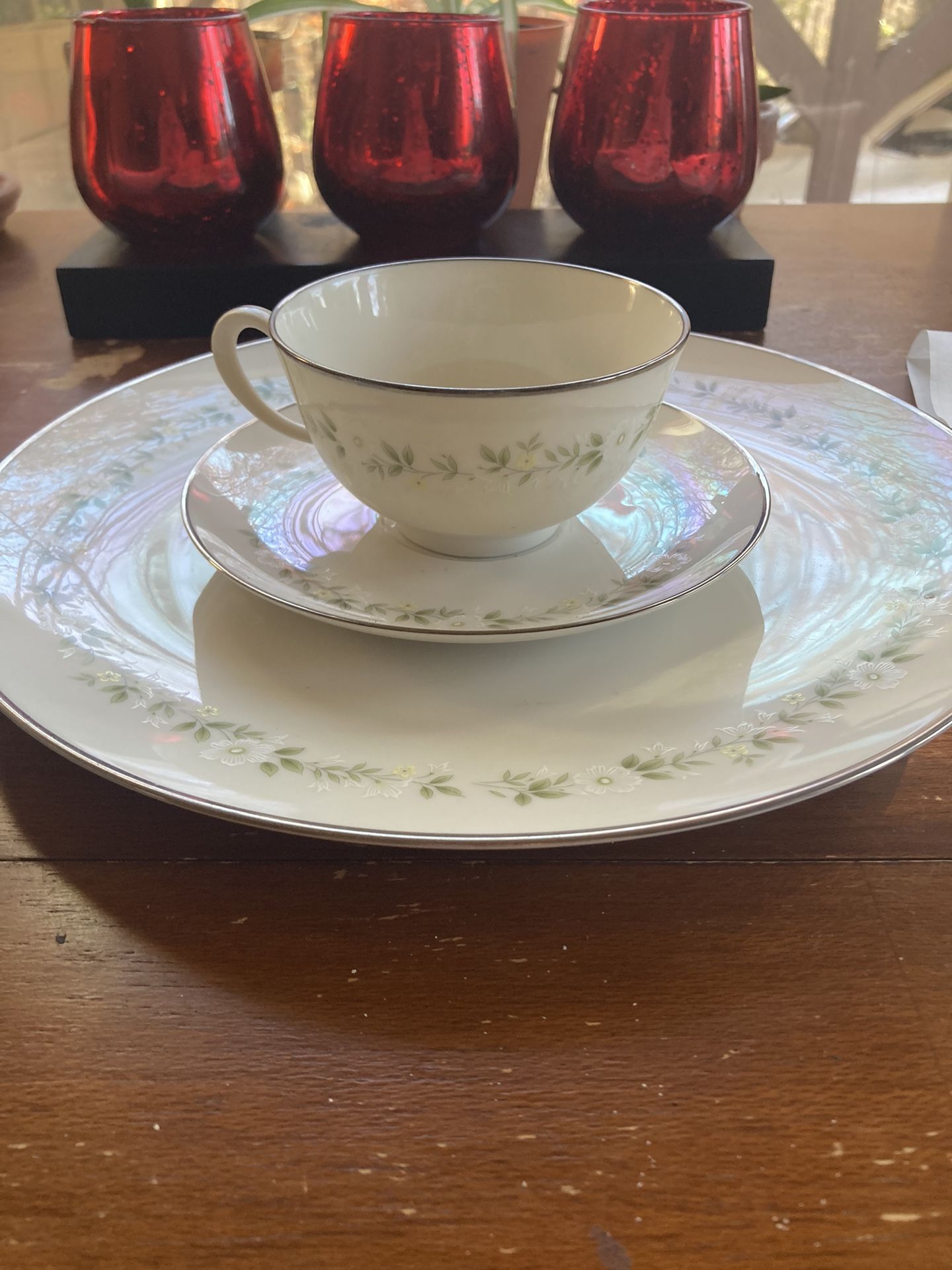 Noritake Ivory China Discontinued Pattern. 10 Piece Set With Extras 