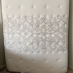 Sealy Pasturepedic Queen Mattress For Sale