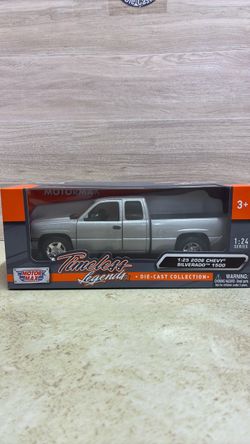 Motormax 1:25 2006 Chevy Silverado 1500 Die-Cast