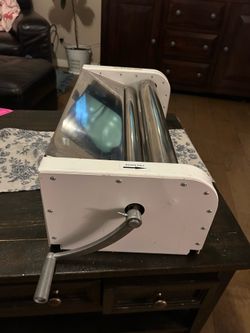 Dough roller sheeter