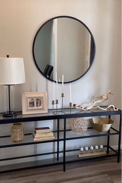 Foyer modern table