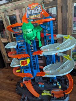 Hot wheels garage