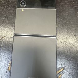 Samsung Galaxy Z Flip 4