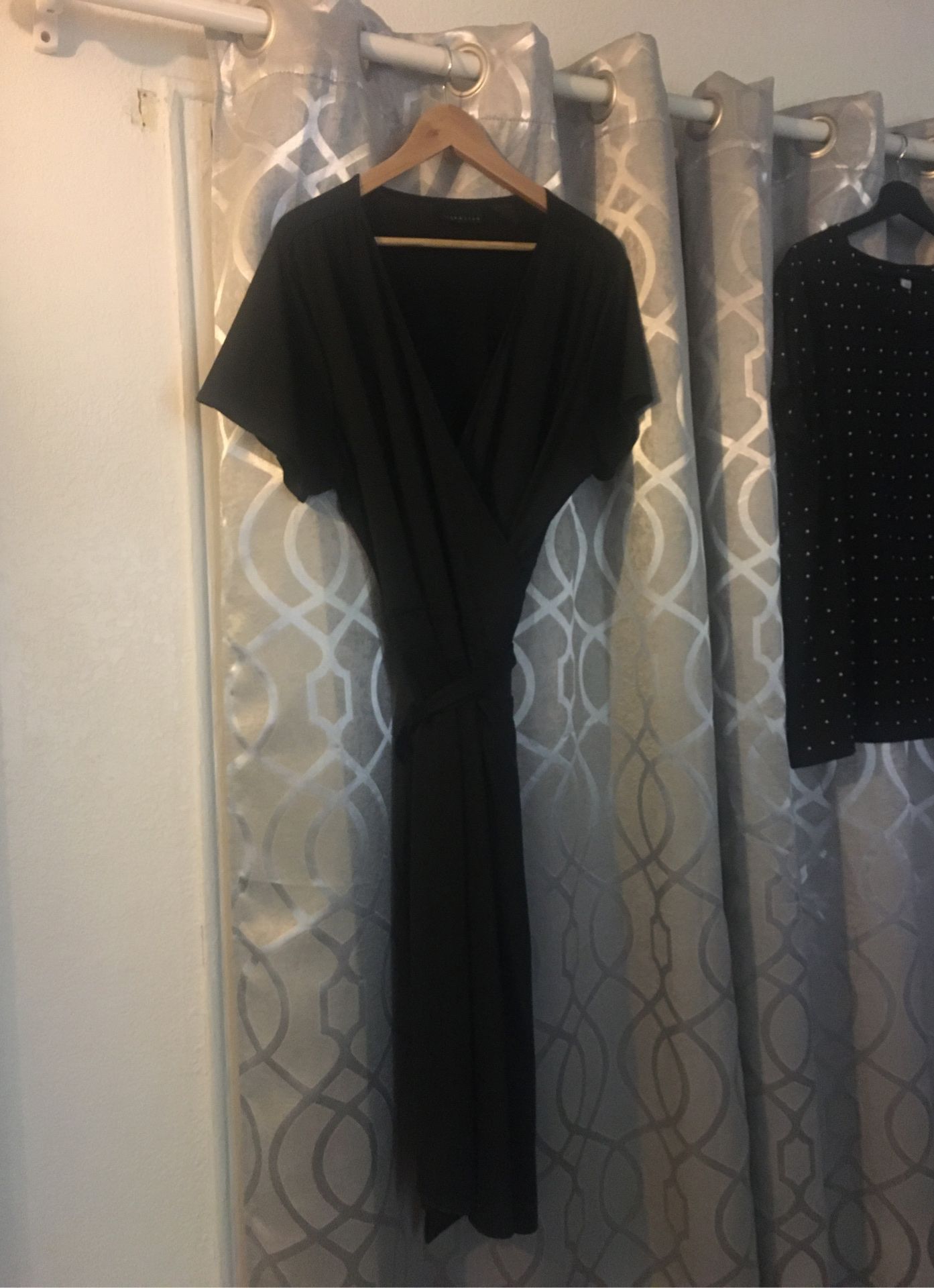 Black wrap around dress used xl