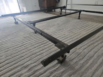 FREE sturdy queen metal bedframe
