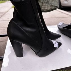 Black Pointed Toe Booties Women’s 8