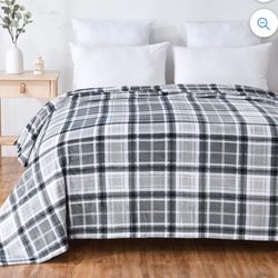 Mainstays Super Soft Gray Plaid Polyester Plush Blanket King