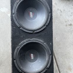 Kicker and CrossFR8 speakers in box