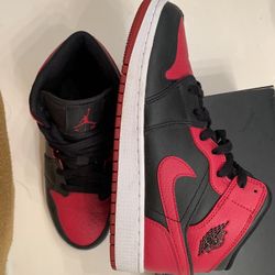 Air Jordan 1 Mids 