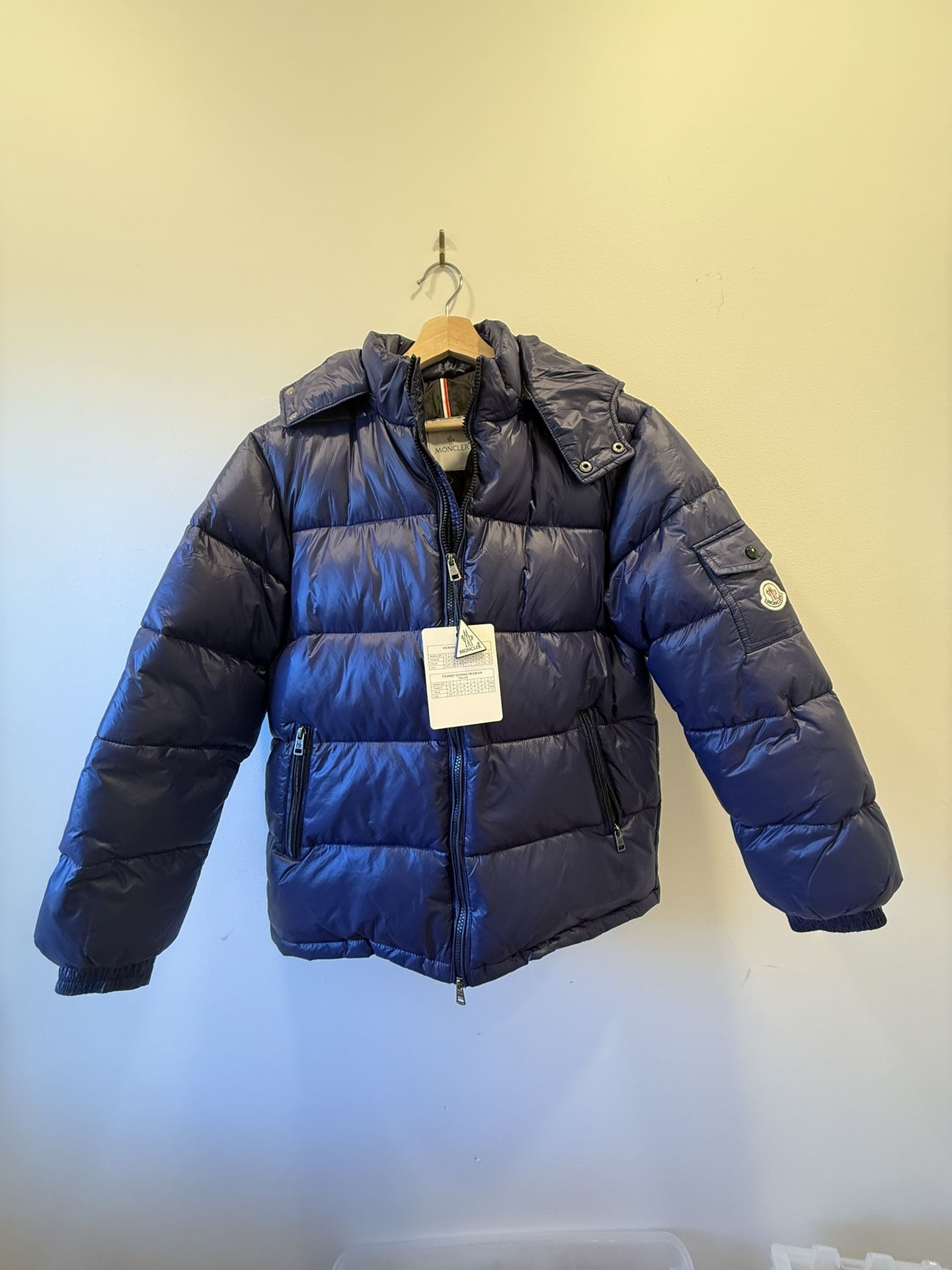 Brand NWT! Navy Blue Moncler Puffer - Authentic! Unisex Style