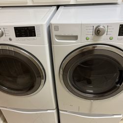 Washer And Dryer Set With Bottom Attachments