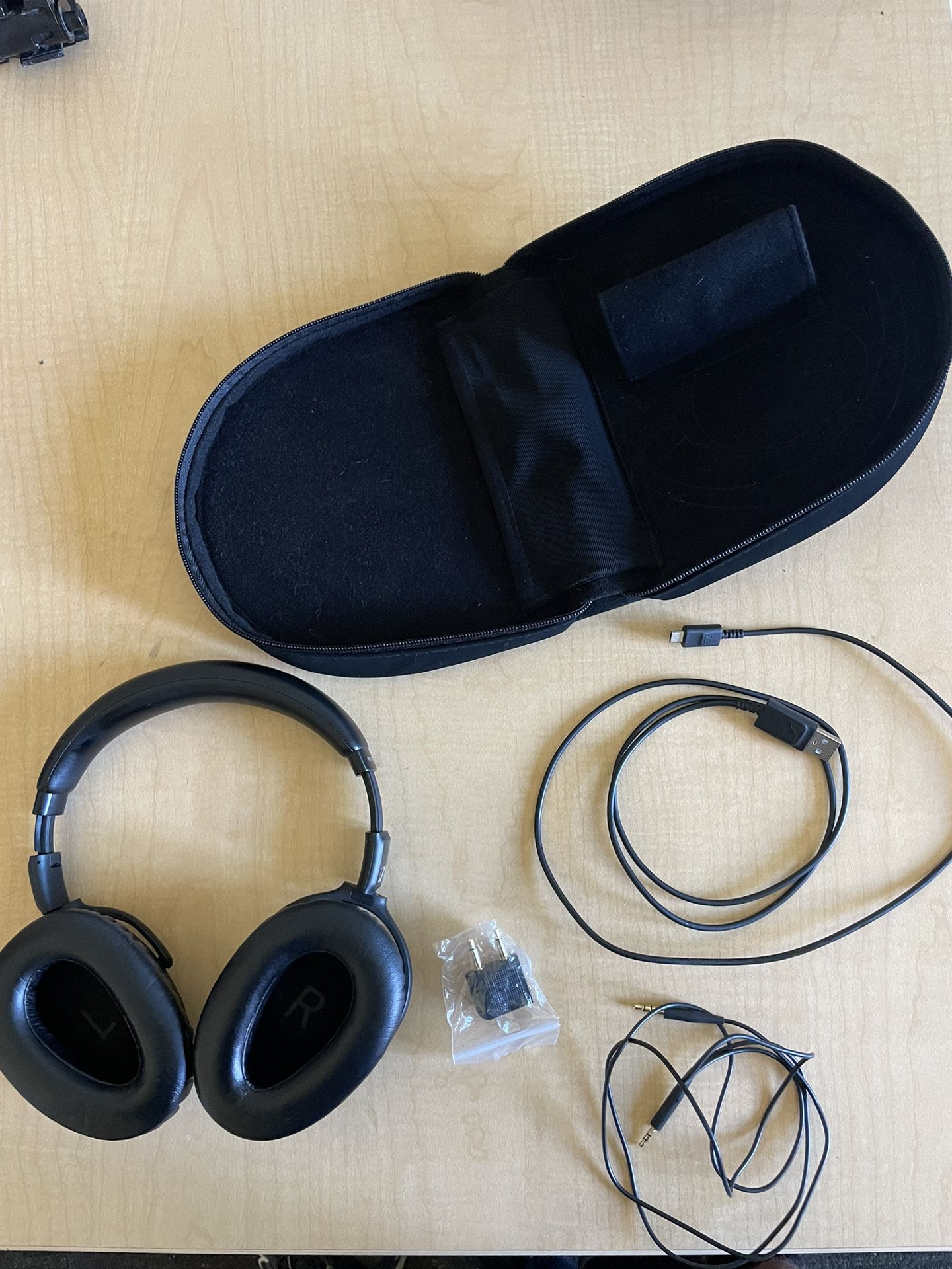 Sennheiser PXC 550-|| Wireless Headphones