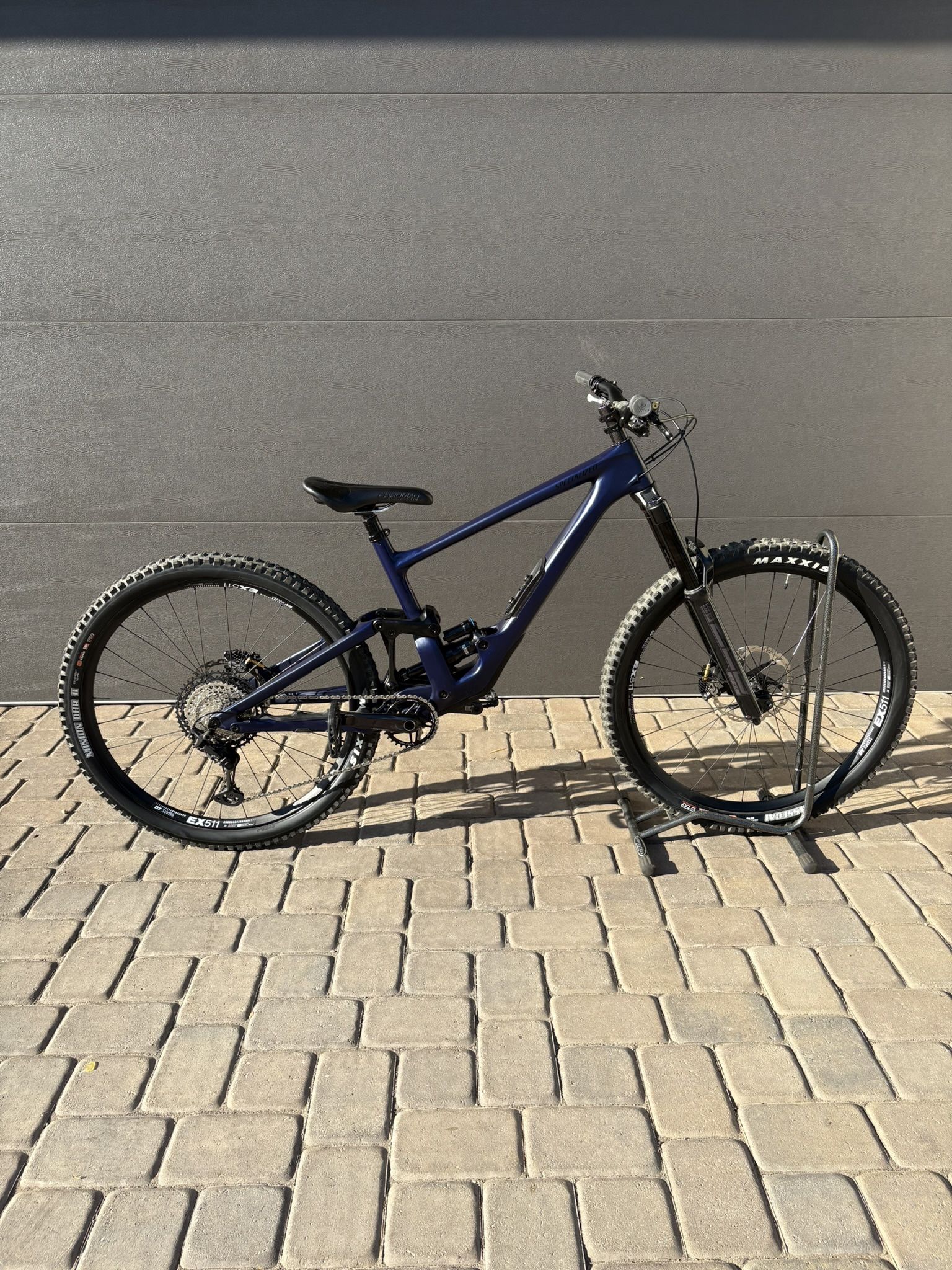 2022 Specialized Enduro (large/s4)