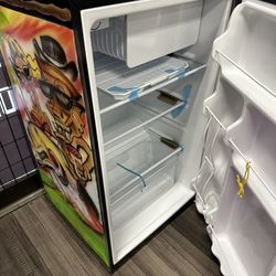 SMEG Mini Cooler for Sale in Seattle, WA - OfferUp