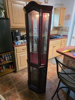 Corner curio